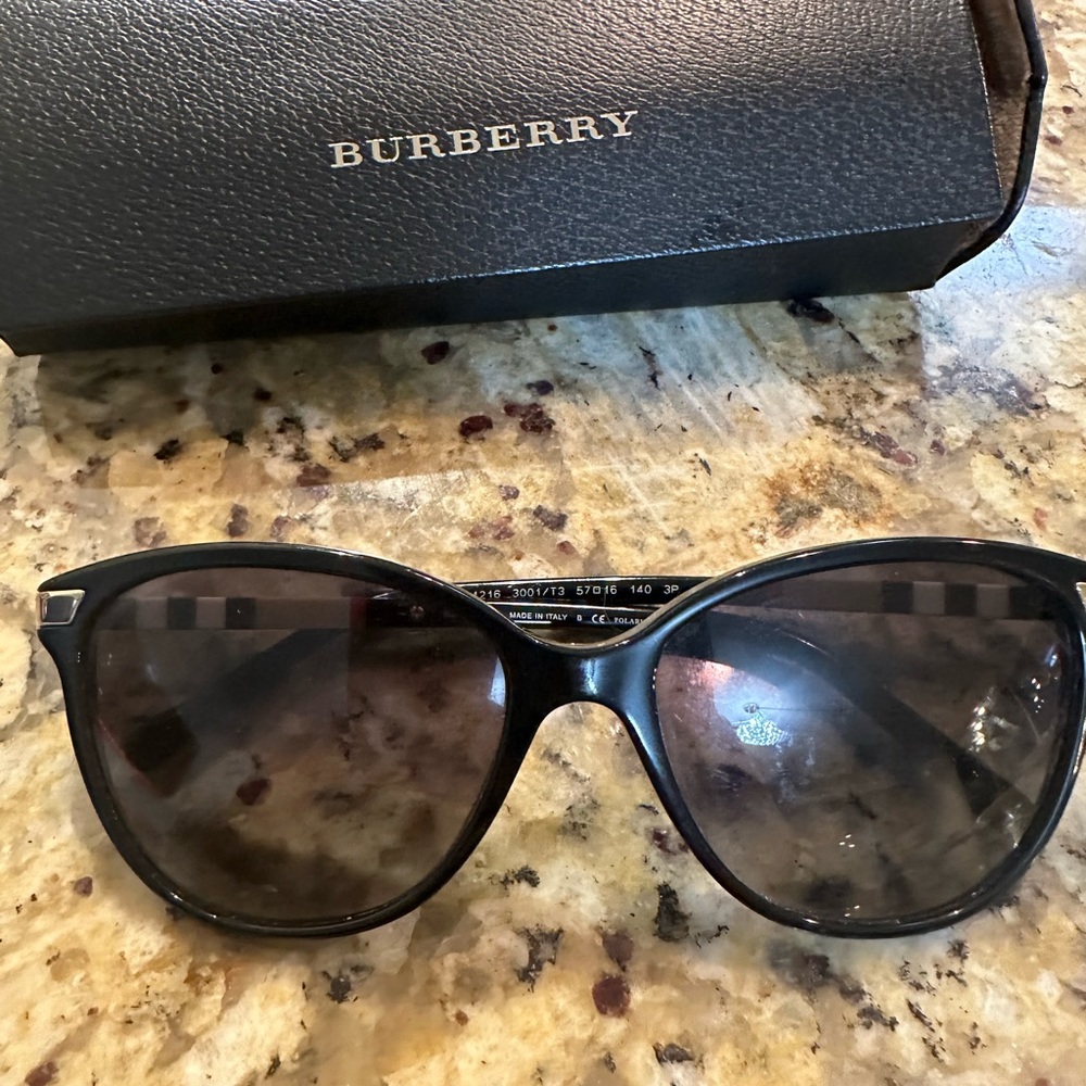 Burberry sunglasses